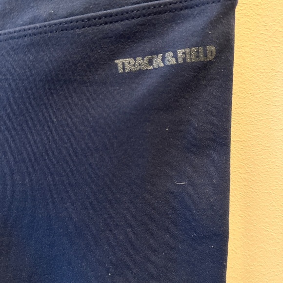 Track & Field Workout Cropped legging size Medium (kids) - Picture 3 of 6